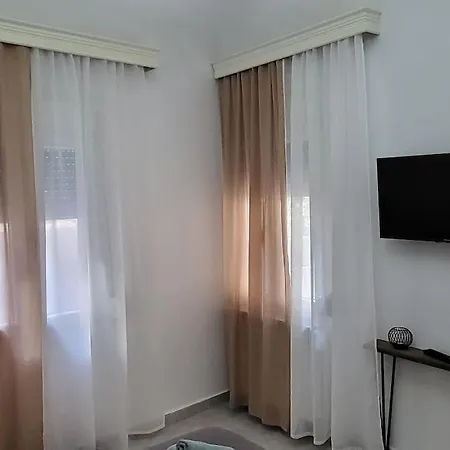 μyrtiana Apartment *