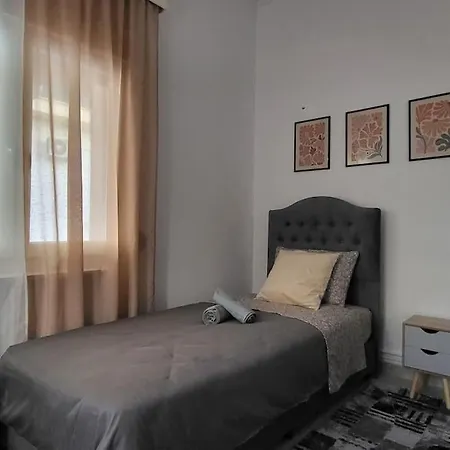 μyrtiana Apartment *
